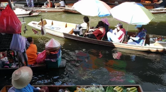 水上マーケット